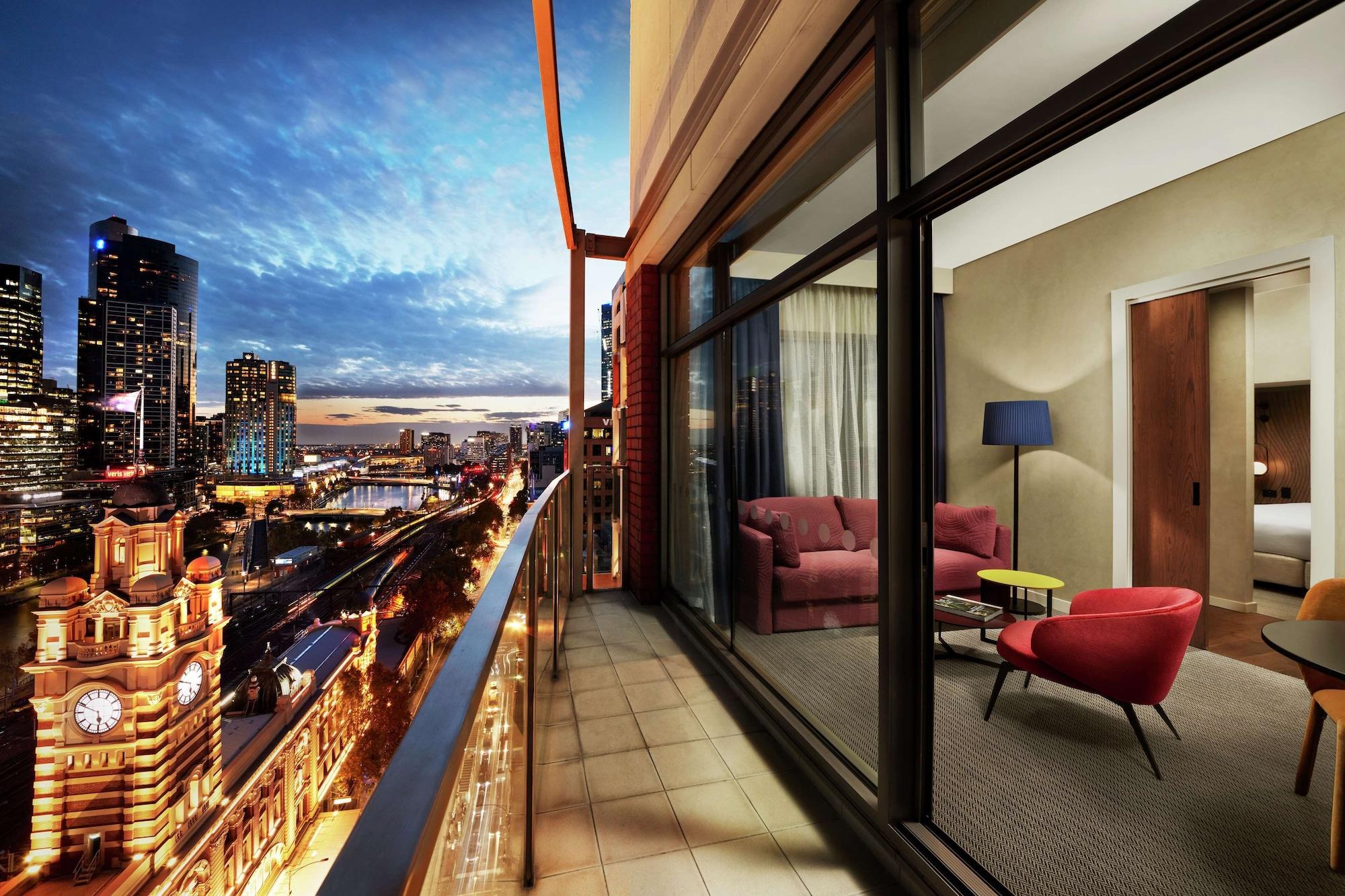 Doubletree By Hilton Melbourne Exterior foto