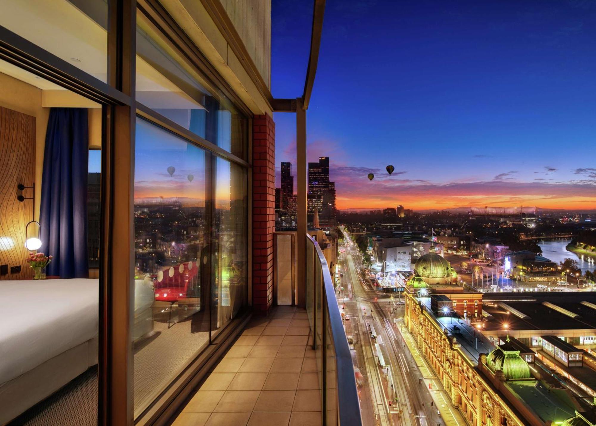 Doubletree By Hilton Melbourne Exterior foto
